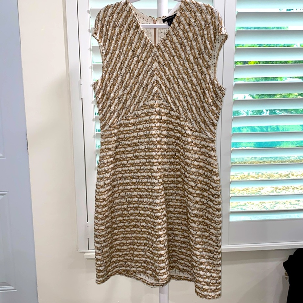 StJohn Ladies cream and tan knit dress.